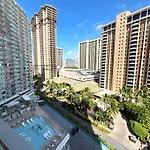 Ilikai Apt 1042 - Spacious Studio With Ocean-Lagoon Views