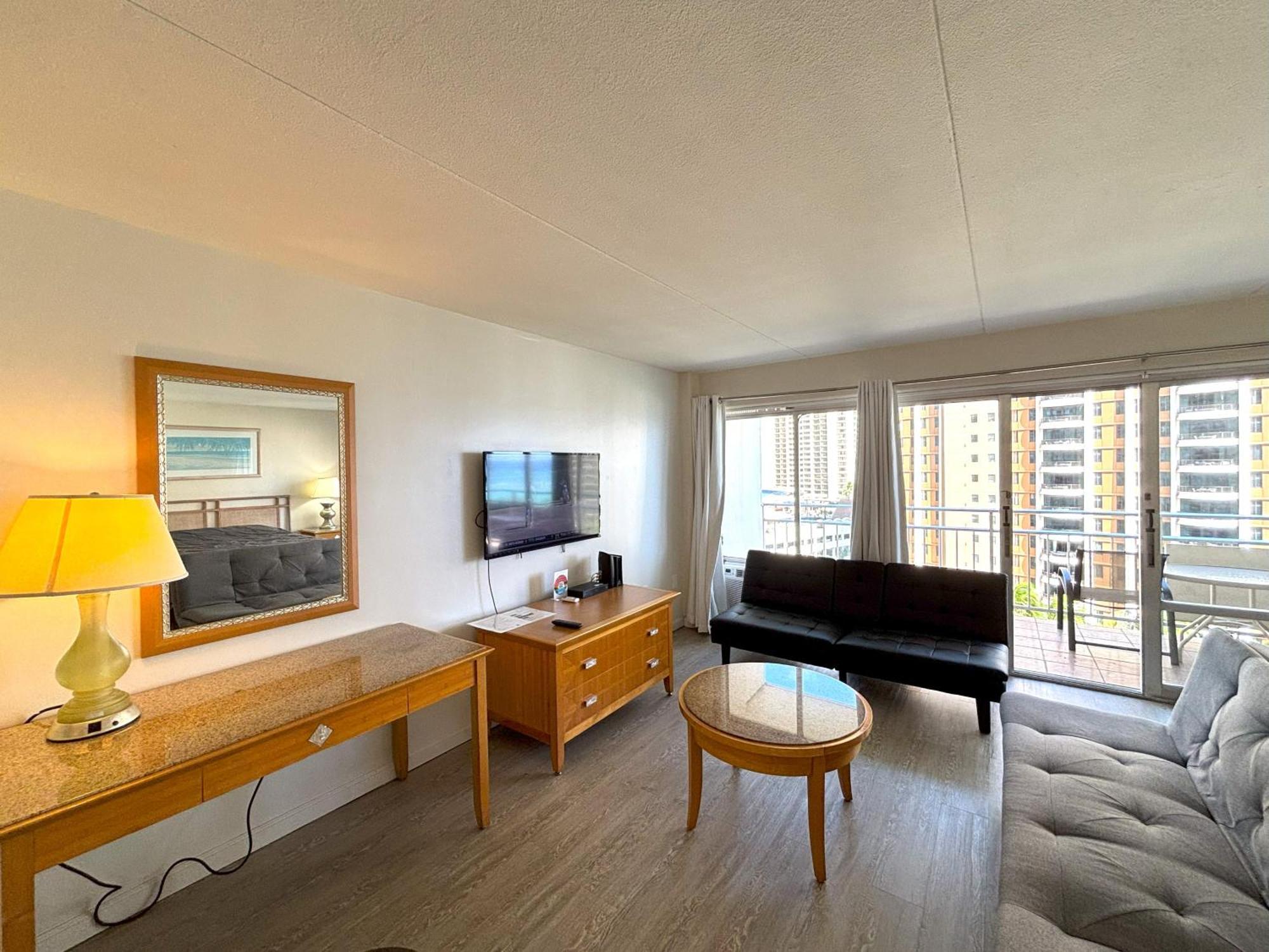 Ilikai 1042 - Spacious With Ocean-lagoon Views Holiday home
