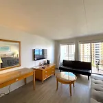 Ilikai Apt 1042 - Spacious Studio With Ocean-Lagoon Views