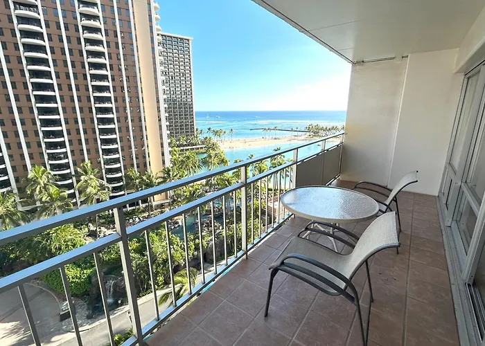 Ilikai Apt 1042 - Spacious Studio With Ocean-Lagoon Views